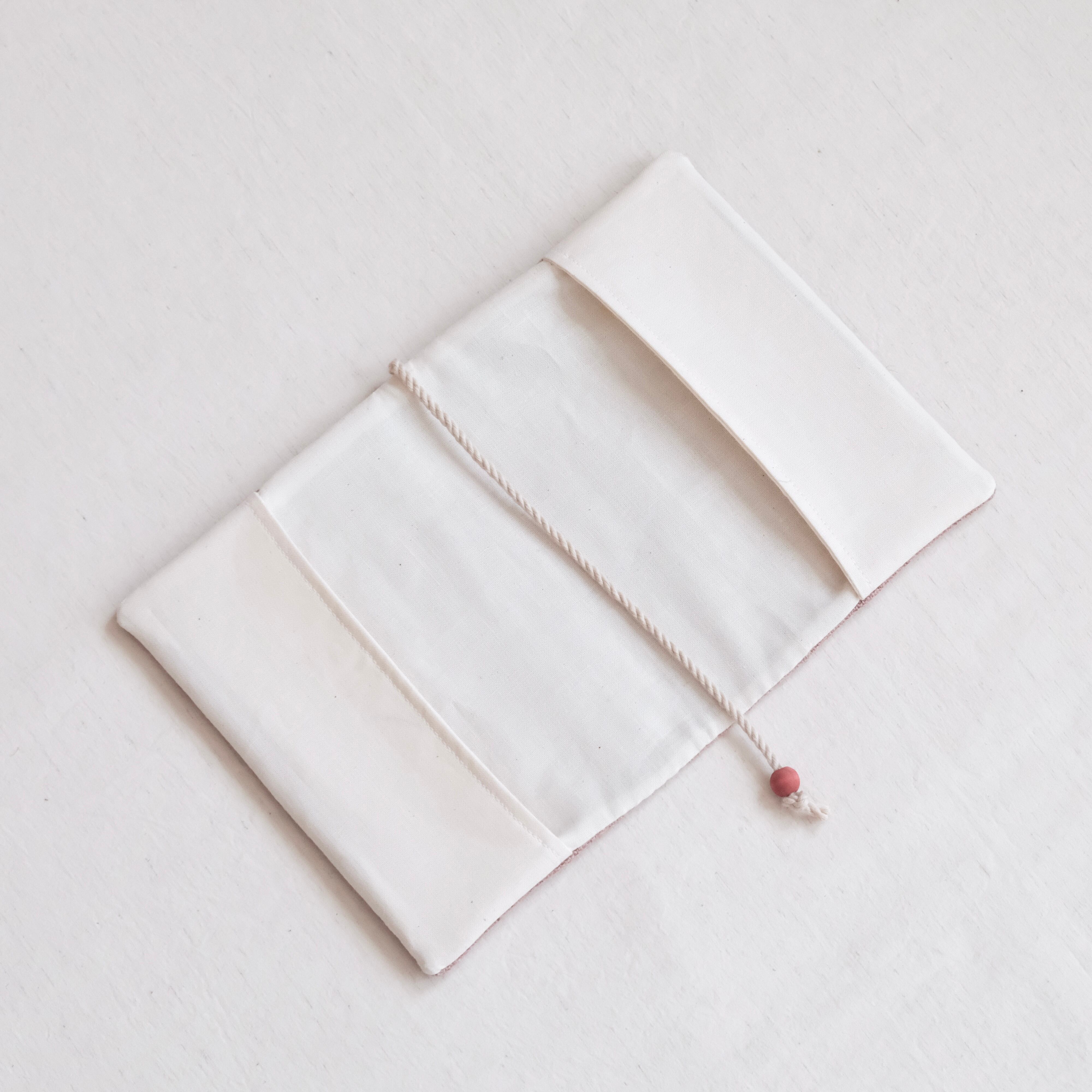 〈 桜と茜の染め 〉リネンのブックカバー