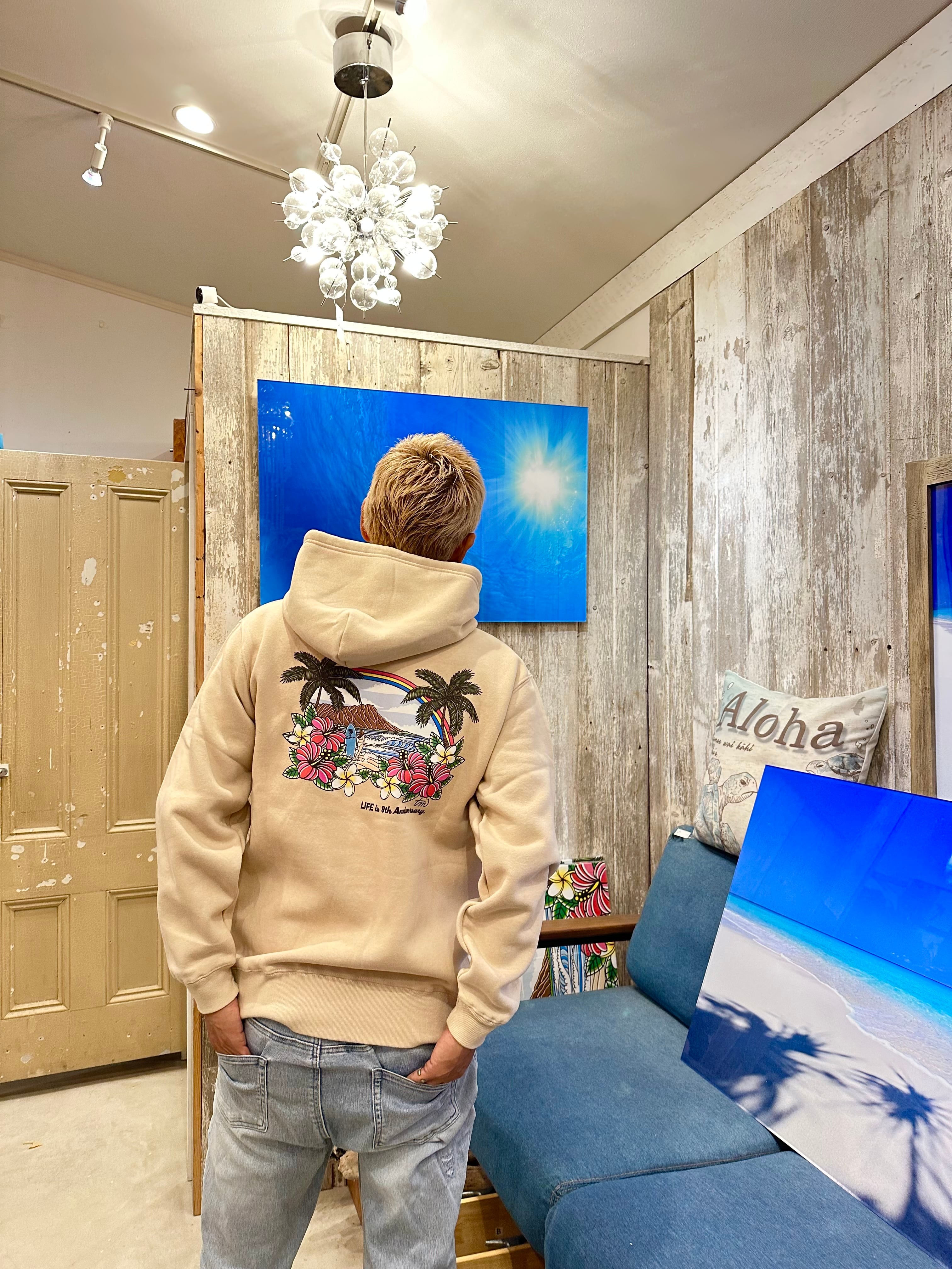 LIFE is × TAMOコラボ フルカラー フーディー ￥11,800(￥12,980)