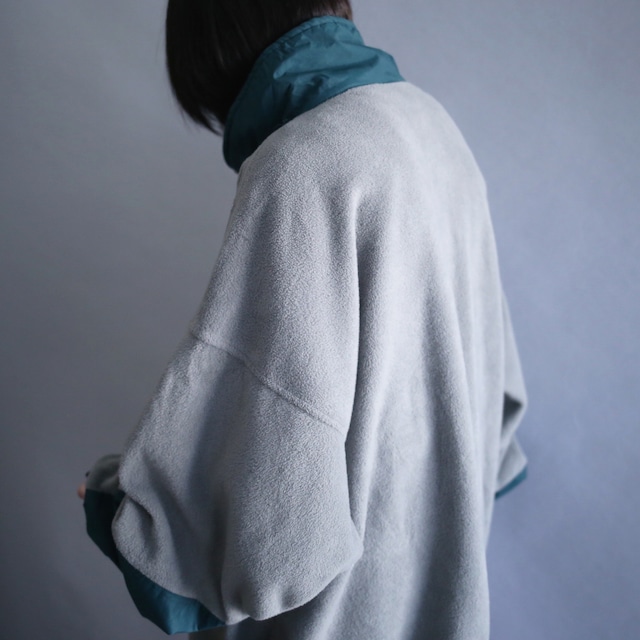 "Columbia" good coloring switching design over wide silhouette high-neck fleece blouson