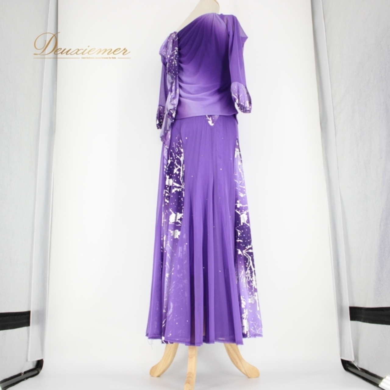 社交ダンス 衣装 スタンダード 上下セット ツーピース パーティ衣装 オールシーズン ICHIOKU イチオク 紫 パープル系 シルバー系 花柄 パーティドレス ドレスアップ 薄手 軽量 きらめき おしゃれ シルエット フローイング コスチューム ダンスウエア 春夏秋冬 フェミニン エレガント 人気モデル レディース サイズ調整可能 ストレッチ素材 ポリエステル ポリウレタン