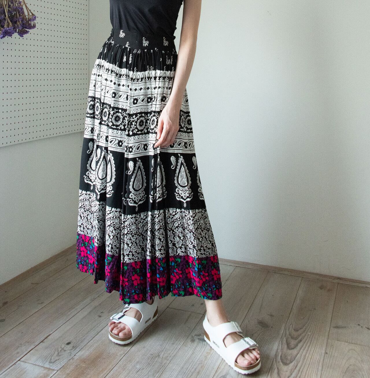 スカーフ柄マキシスカート
