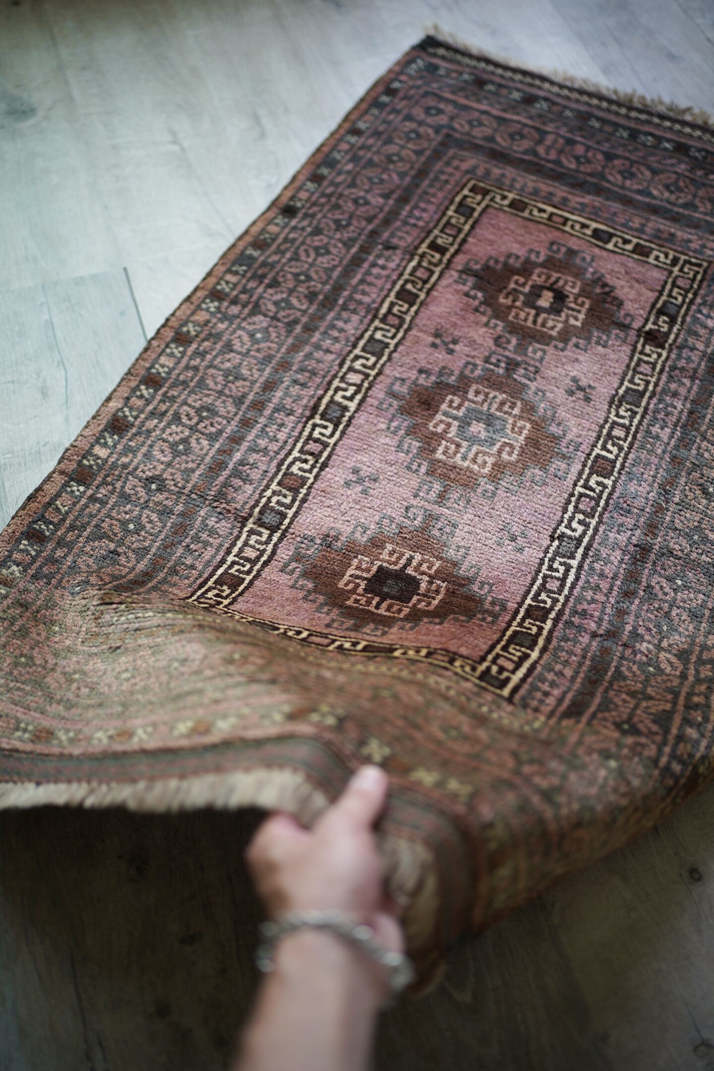 316】Semi Antique Afghan Baluch rug 1940's | ヴィンテージラグ専門