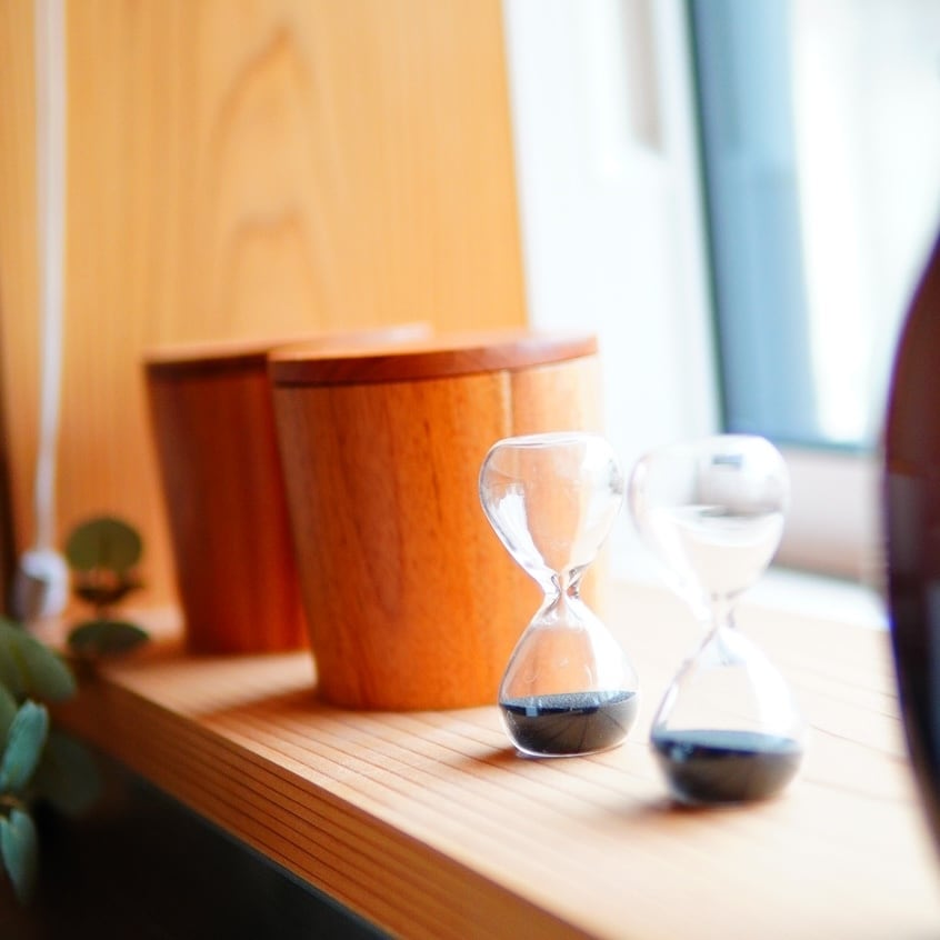 窓から差し込む光を楽しむ5分。砂時計 M | MONOGATARI ONLINESHOP