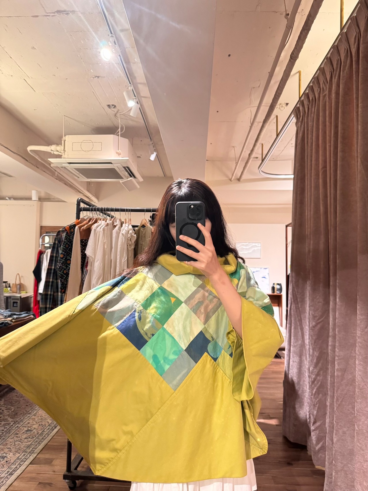 de Vlinder ハンドプリンテッドグリーンパッチワークポンチョ