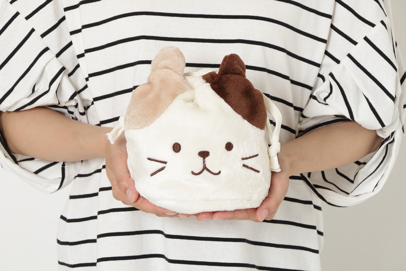 猫ポーチ(もちもち巾着ふくふくにゃんこ)ミケ | PAY ID