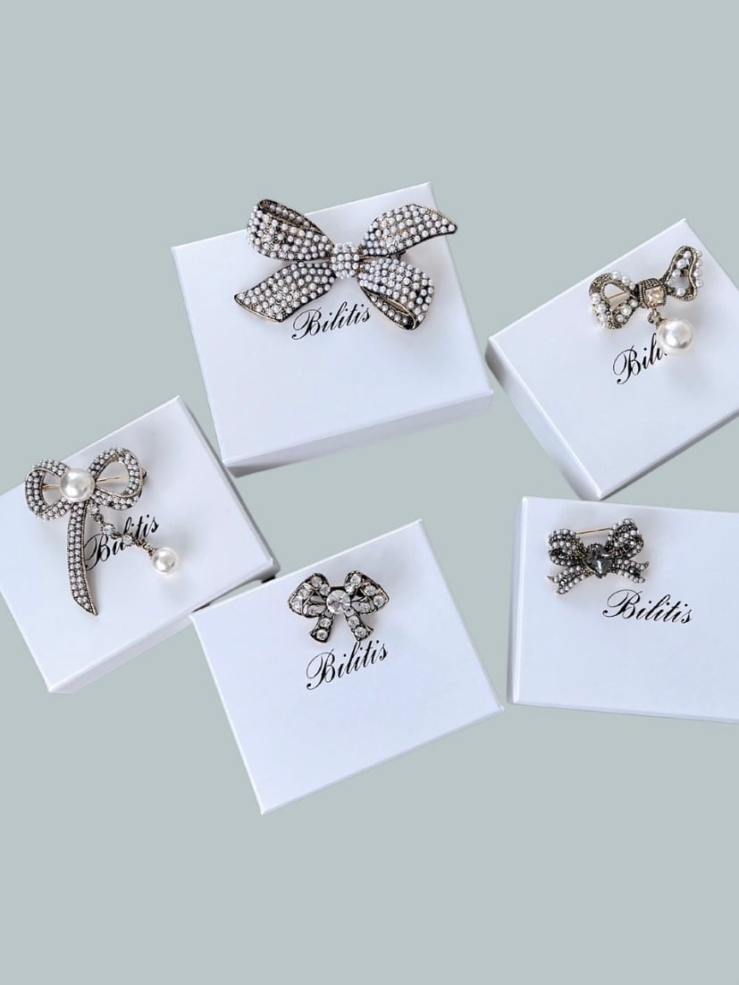 Bilitis dix-sept ans Ribbon Broach（M） | KOKO