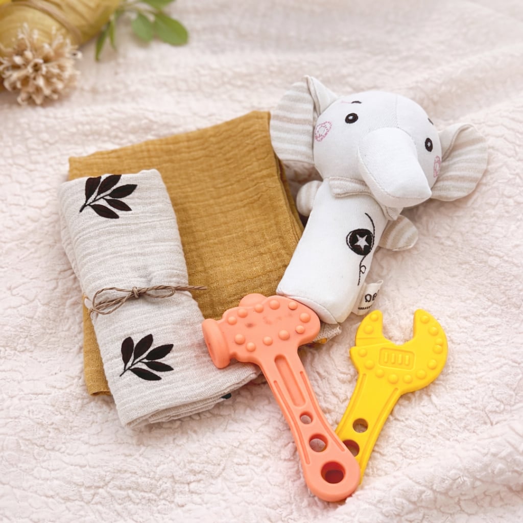 出産祝いギフトセット (ベビーラトル・ガーゼタオル・シリコンおもちゃ) 知育玩具 プレゼント