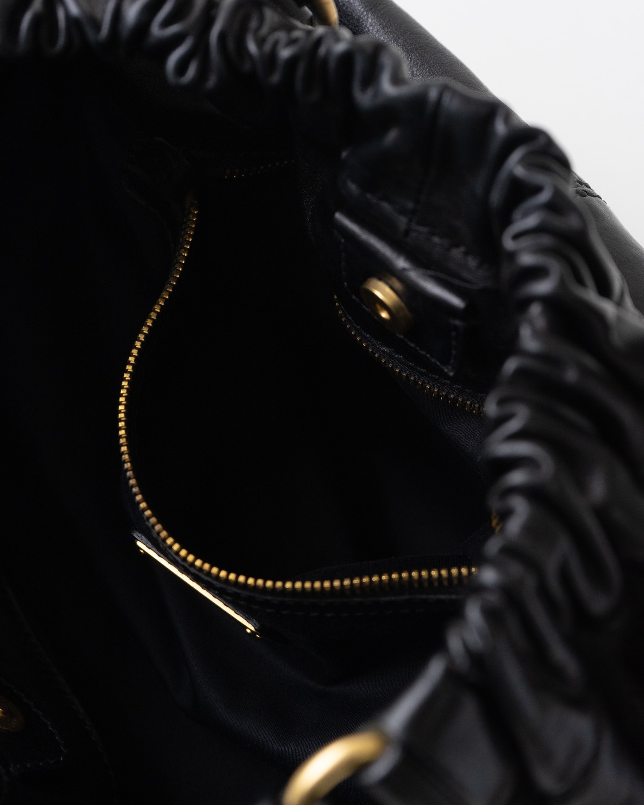 〈miu miu〉Hand bag