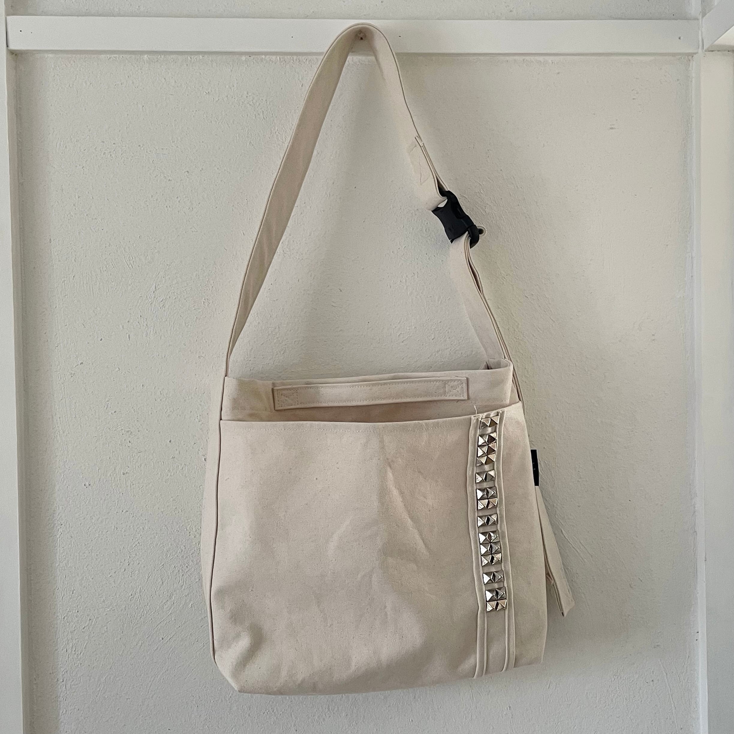 再入荷‼️crossbody bag w/studs | cico & salo