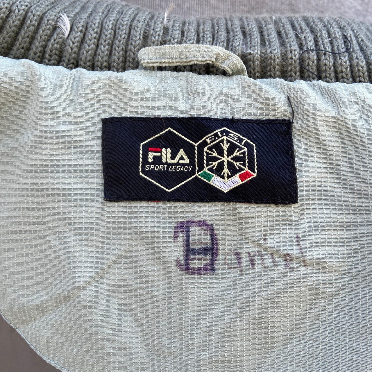 FILA フィラ F.I.S.I ダウンベスト メンズXL相当 古着 カーキグレー 