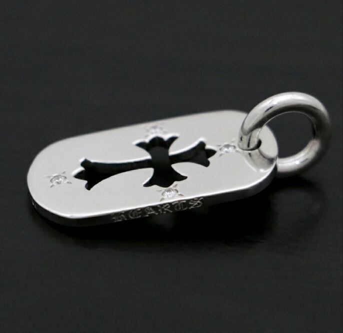 超美品　クロムハーツ　スモールクロスドッグタグ Amazon.co.jp: クロムハーツ（Chrome Hearts）ドッグタグ