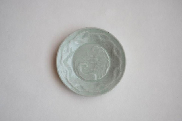 田村文宏 Fumihiro Tamura - 青磁波兎文皿 Celadon plate