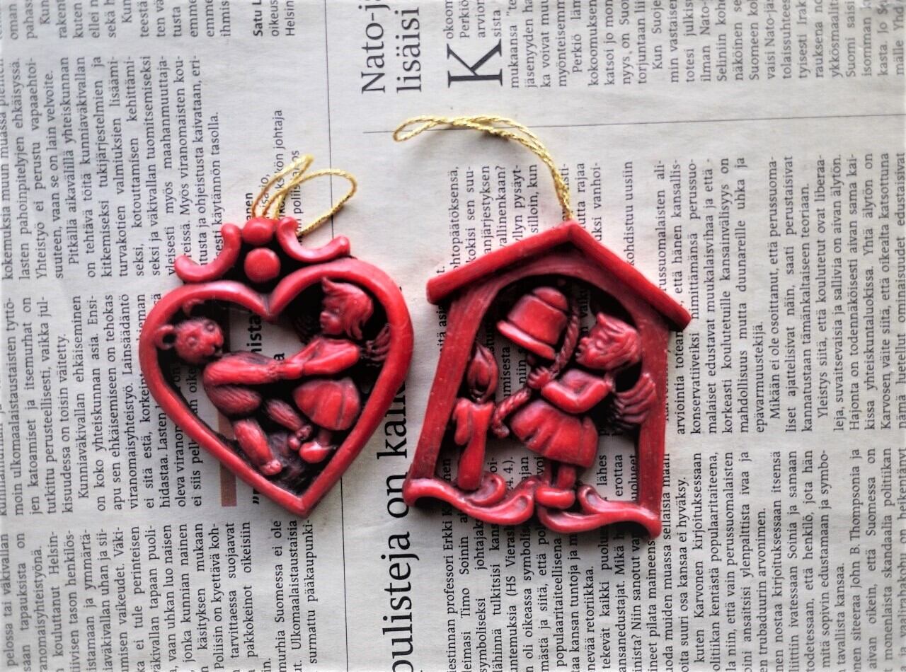 赤い蝋のオーナメント 天使とベルとテディベア