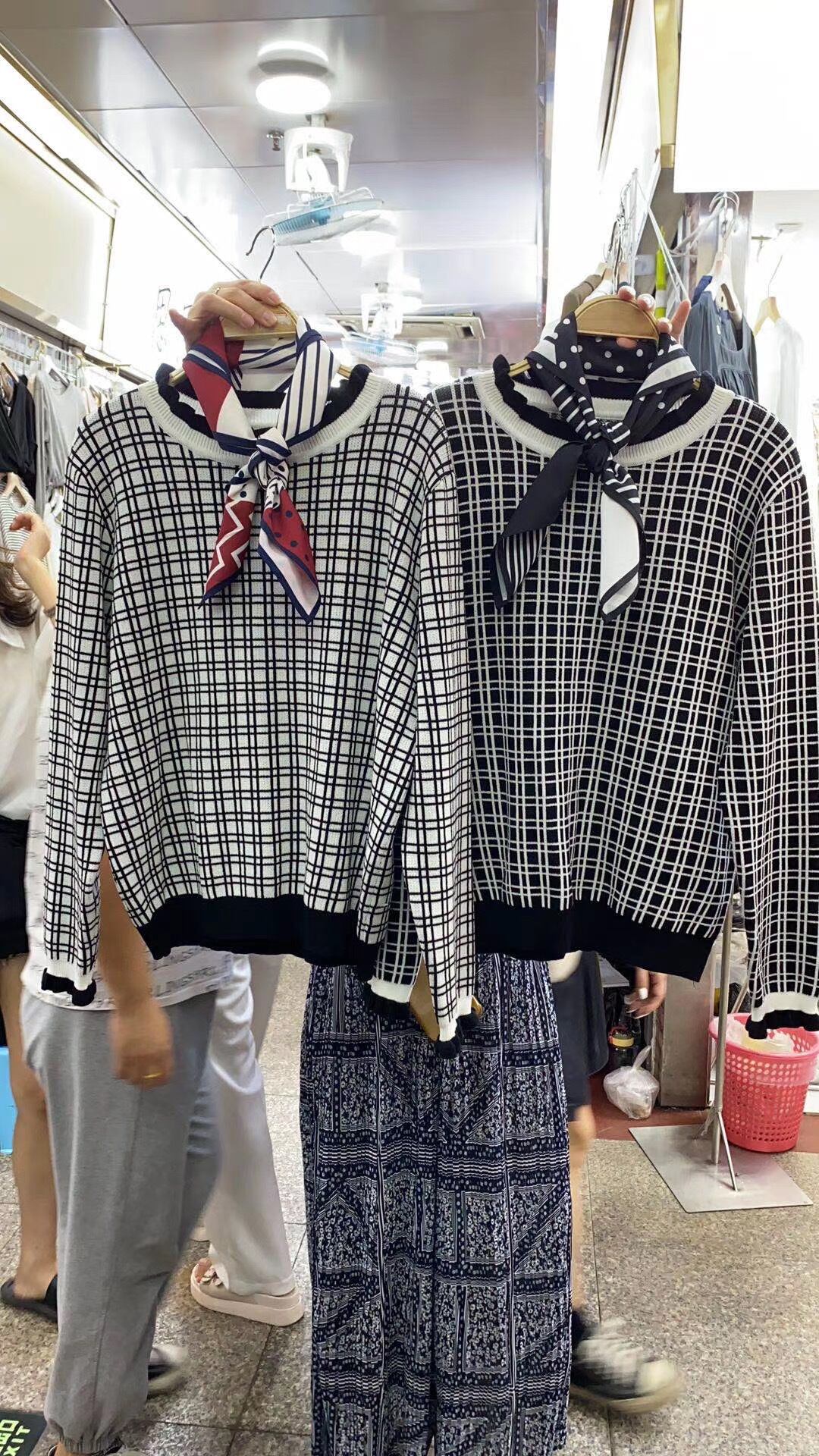 チェックニット