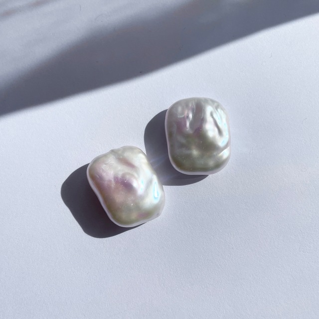 K18YG  Rectangle Baroque Pearl Pierces / Pair