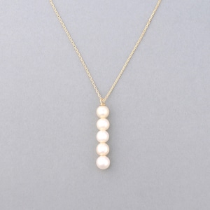 Row quins pearl necklace