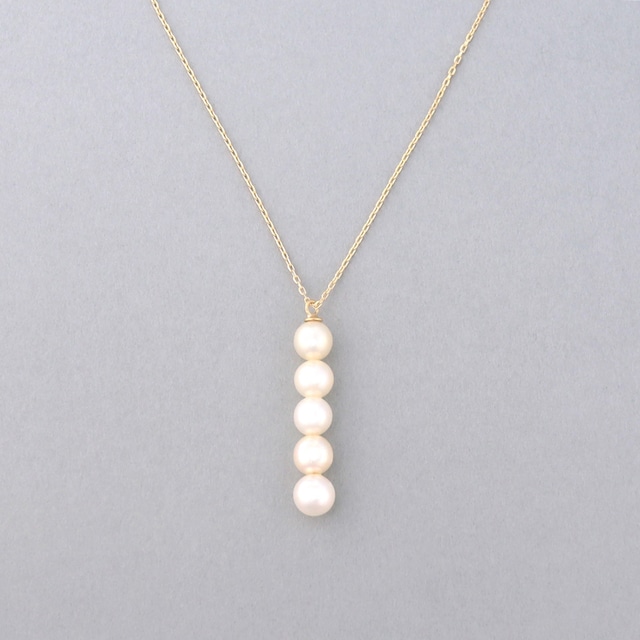 Row quins pearl necklace