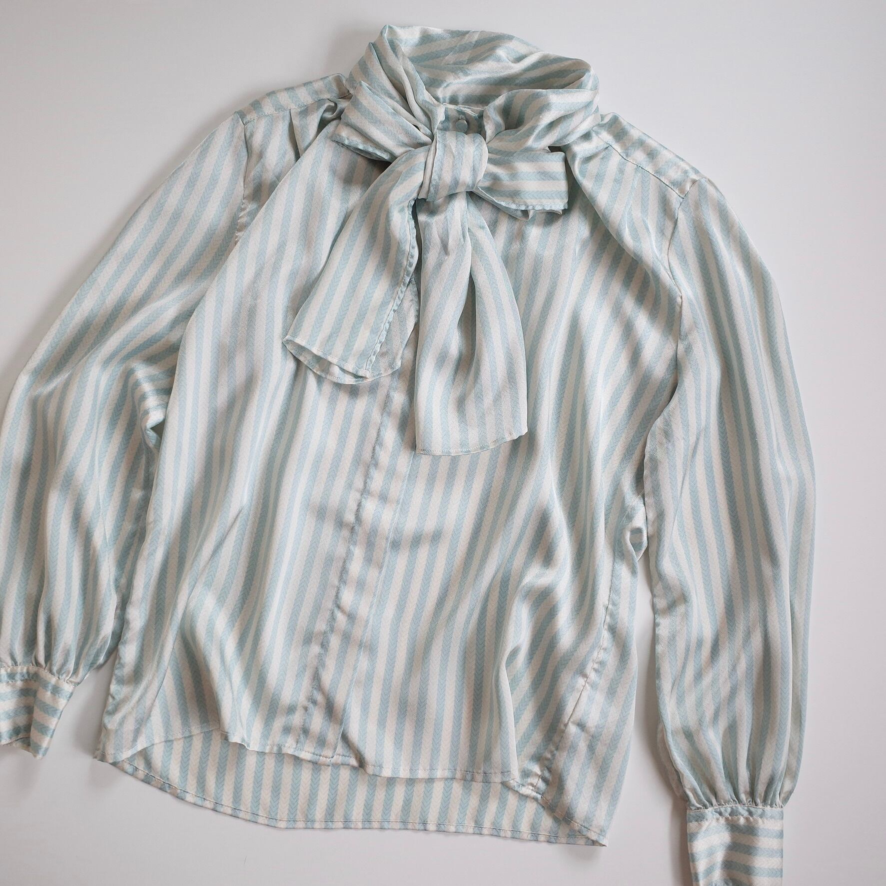 JH collectibles bowtie stripe blouse