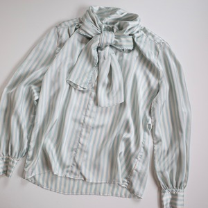 JH collectibles bowtie stripe blouse