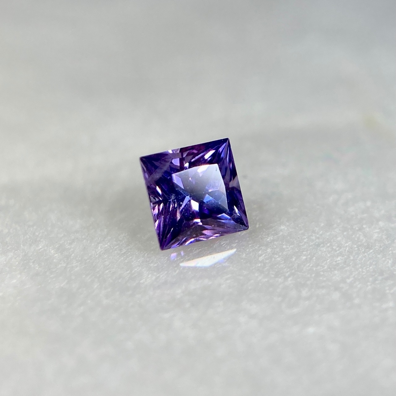 プリンセスカット サファイア 約3.7mm*3.0mm r-0338