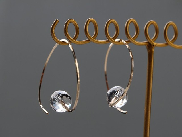 14kgf-twist hoop crystal pierced earrings