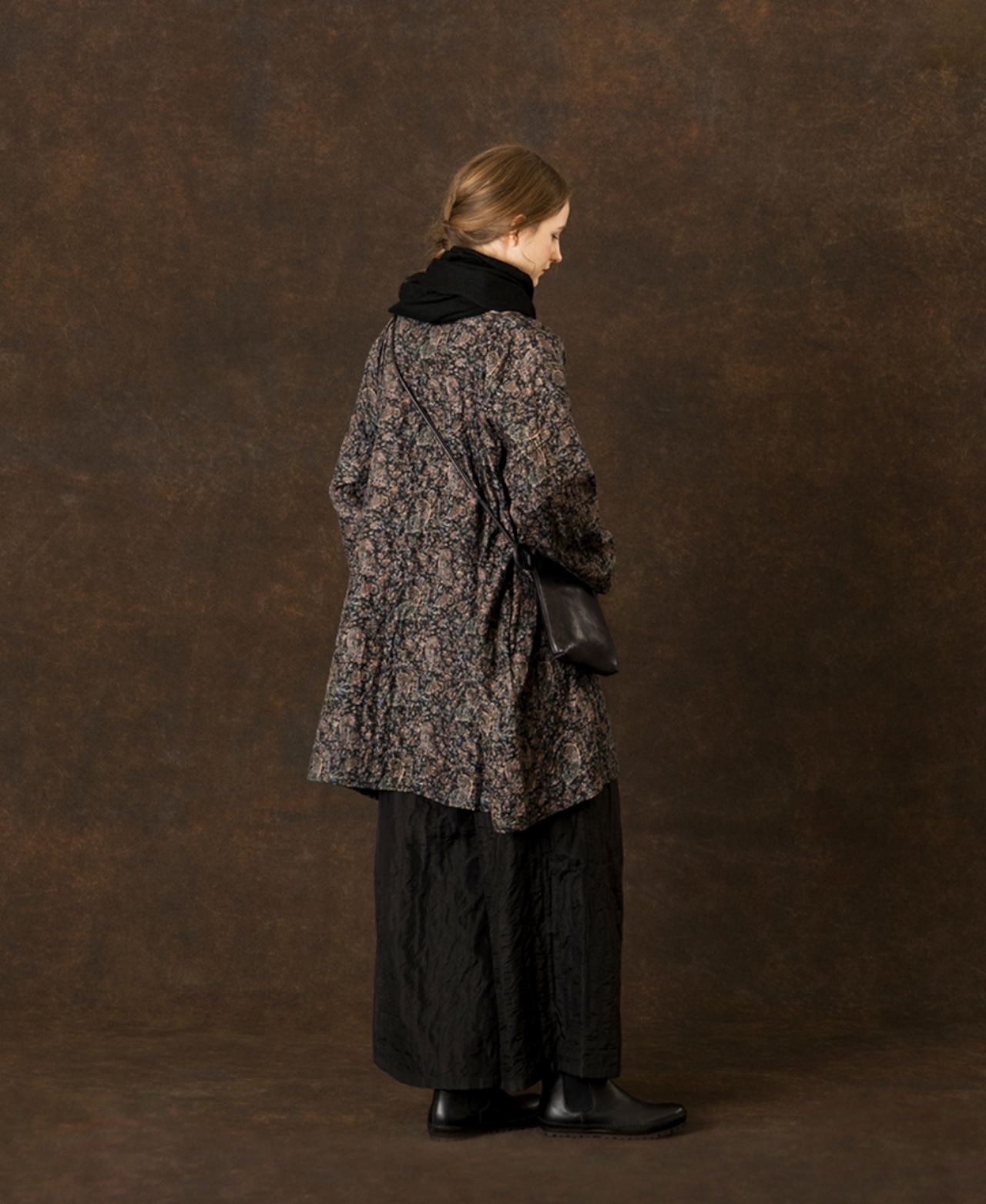 maison de soil (メゾンドソイル)シルク 薄キルティング イージーパンツ(ブラック)