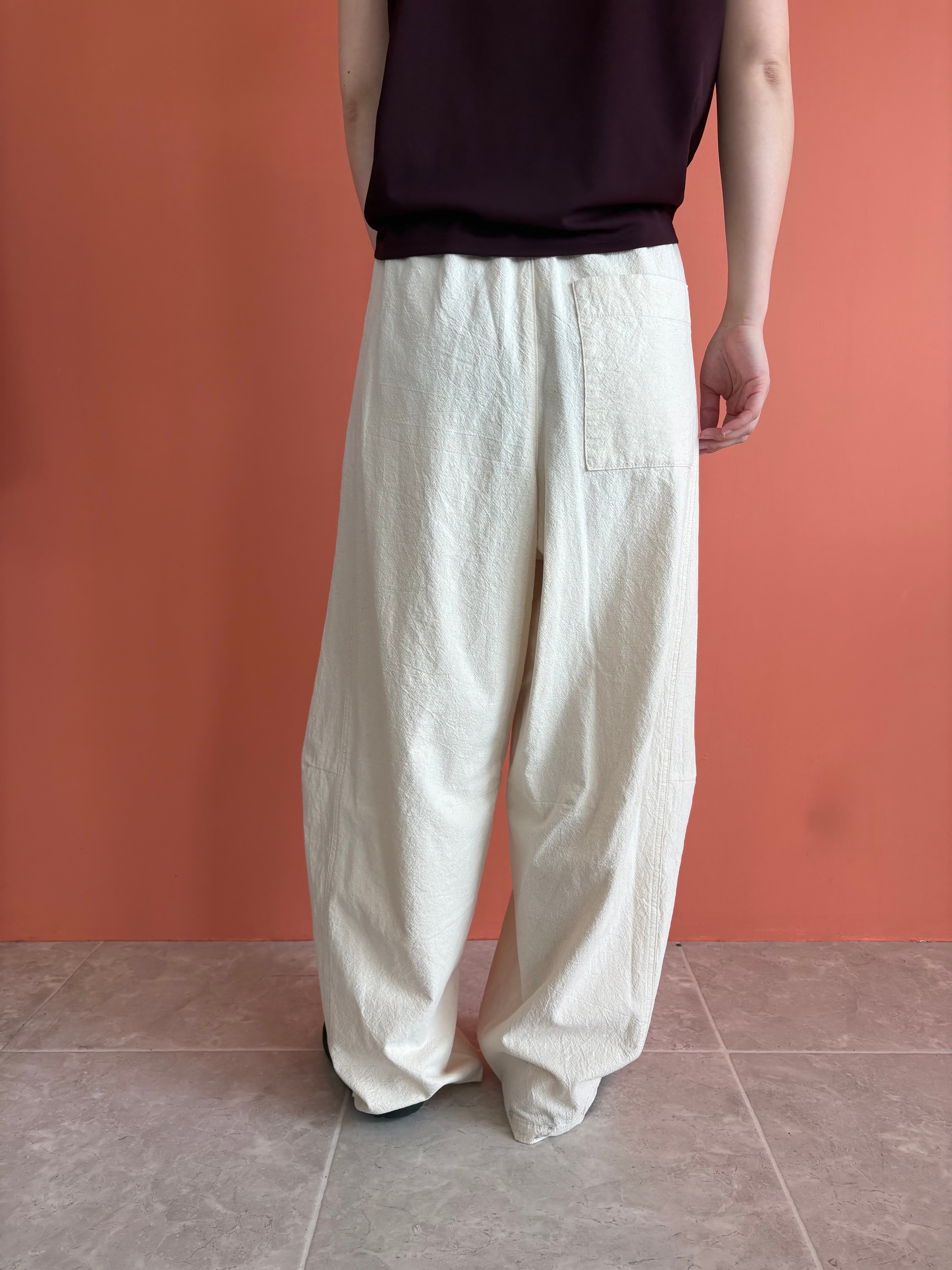 新品タグ付＊PRIORITY人気カーヴィパンツ　38 PRIORITY 】カーヴィパンツ | valance 福井｜レディース セレクト