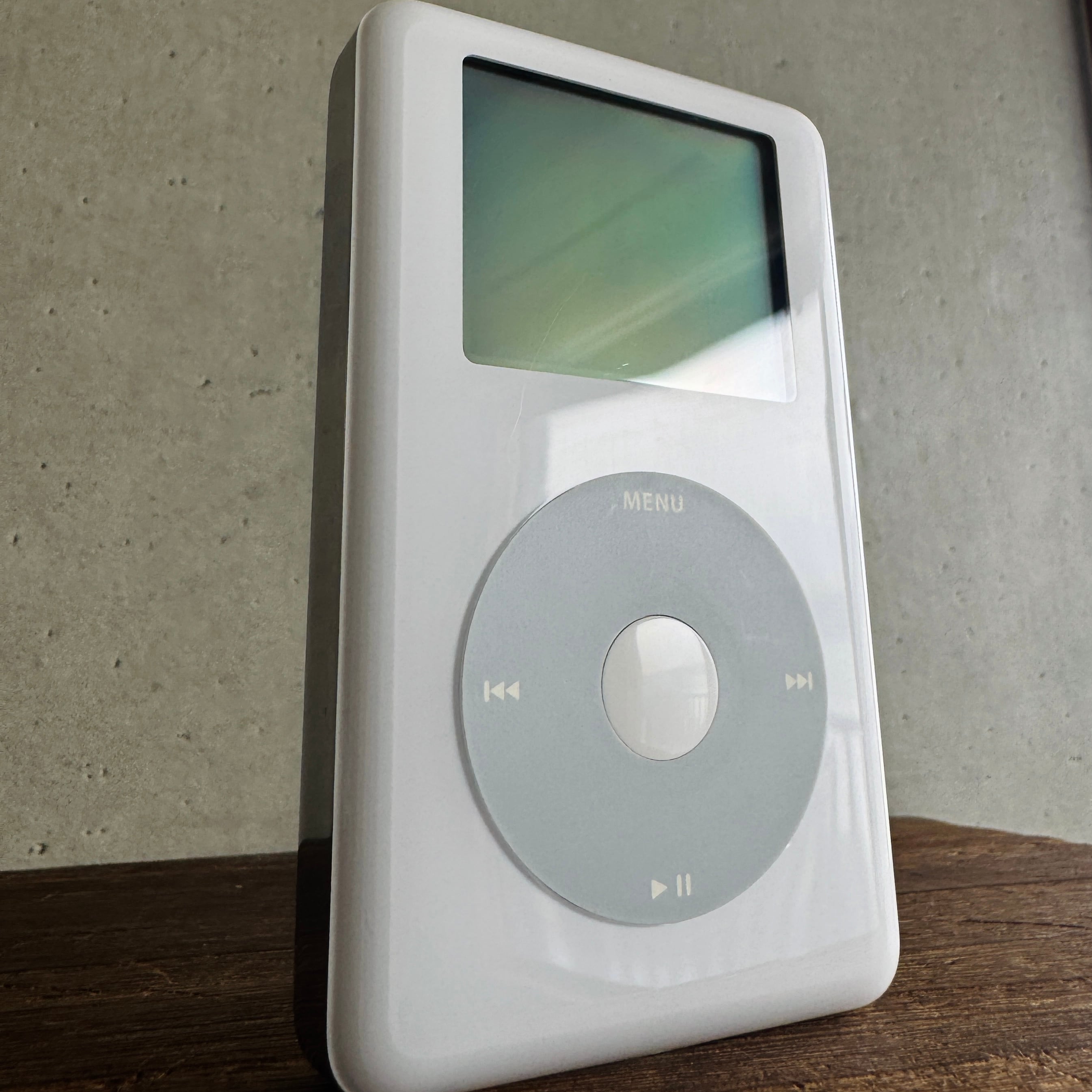 1台限定】Apple 第4世代 iPod (モノクロ) SSD化 ＋ 3000mAh モンスター