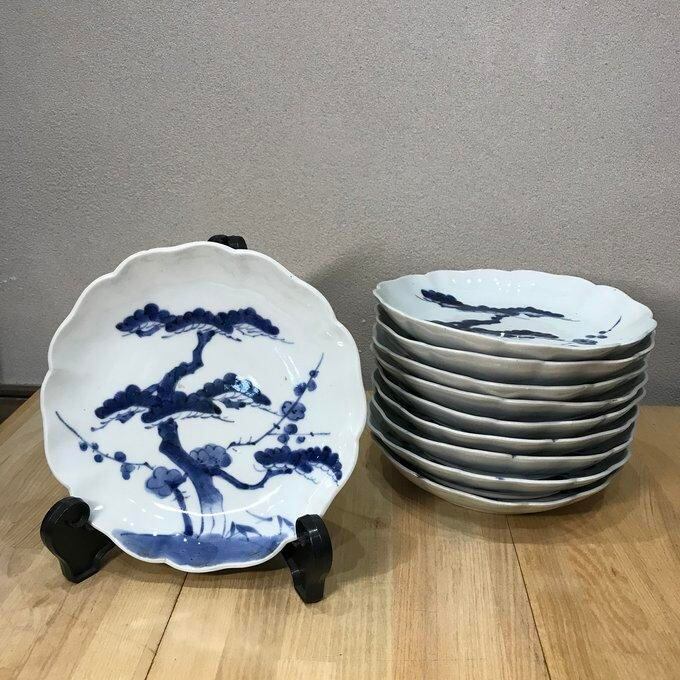 江戸後期　古伊万里　染付松竹梅文様輪花形六寸皿　十枚　共箱付　文政十年 古伊万里 染付 松竹梅文様 輪花形 六寸皿 10枚 | Nakayacacan (那加屋花冠)