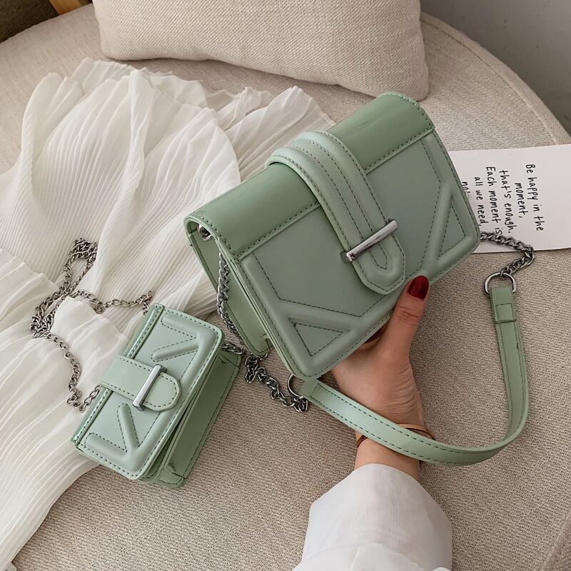 人気バッグレディース2020オールマッチメッセンジャーの新しい流行バージョンスモールバッグチェーンバッグスモールフレッシュファッションスモールスクエアバッグ 手作りハンドバック5533861772
