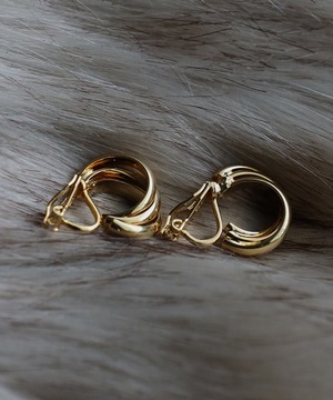 クリップタイプ◆トリプルアーチデザインイヤリング【e-70309】.