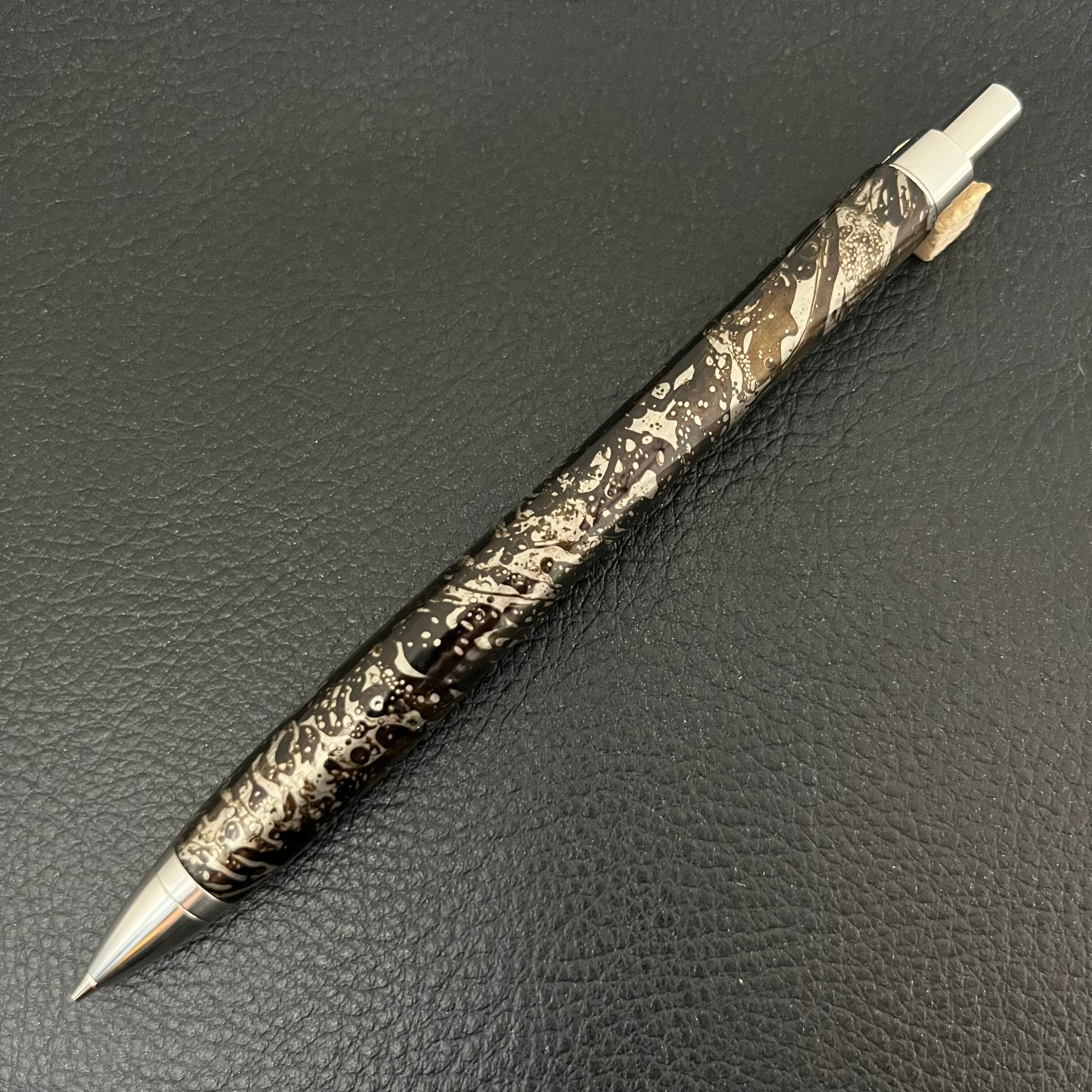 屋久杉浮造り国産漆流紋・銀霞（ぎんか）-506122111】ペンシル | 匠衆