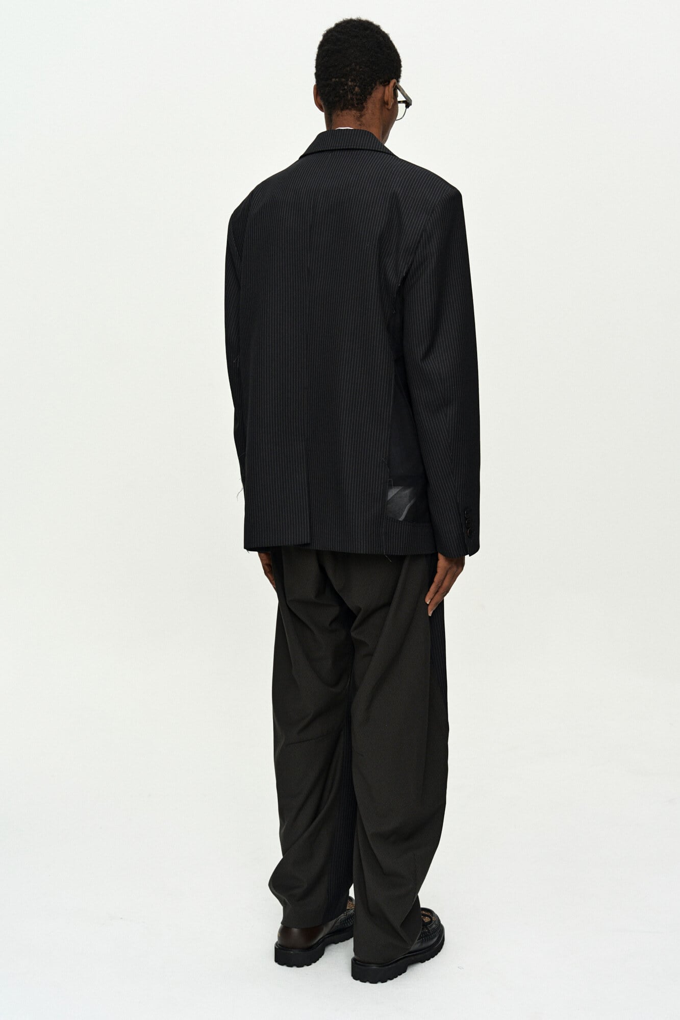 ANDERSSON BELL] TWISTED SEAM STRIPE WIDE-LEG TROUSERS apa899m