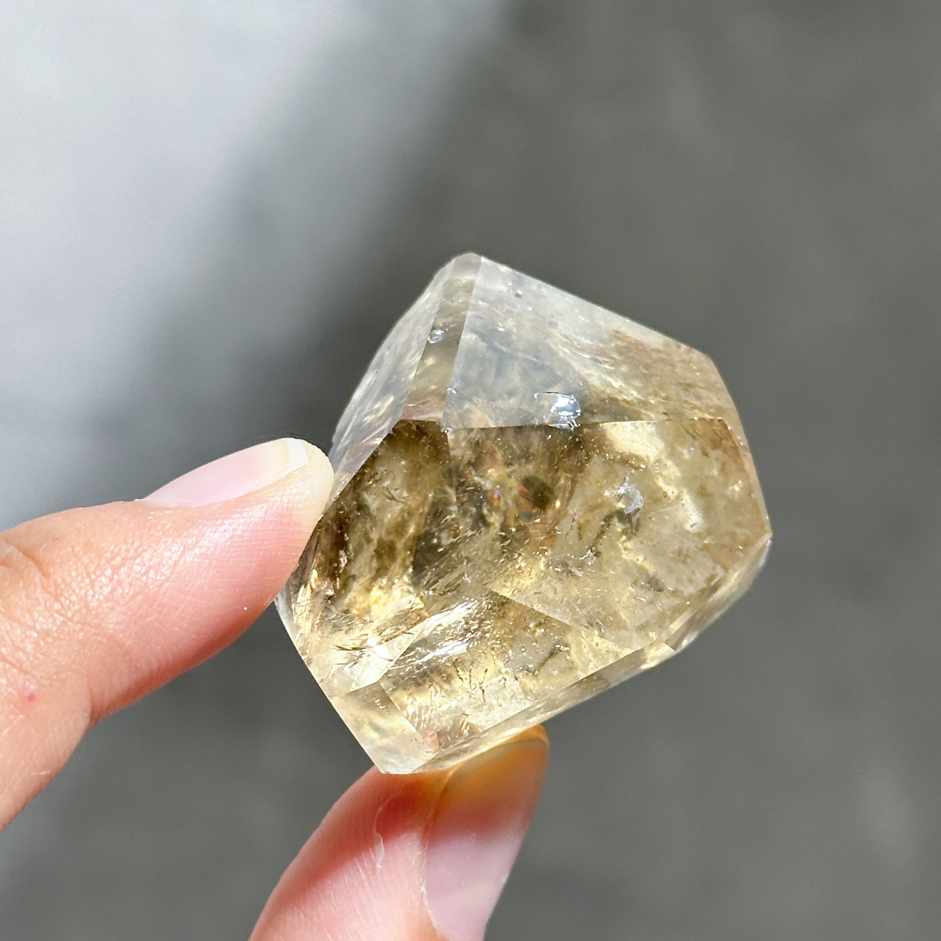 ファントム◎シトリン（黄水晶） フリーフォーム31◇ Citrine
