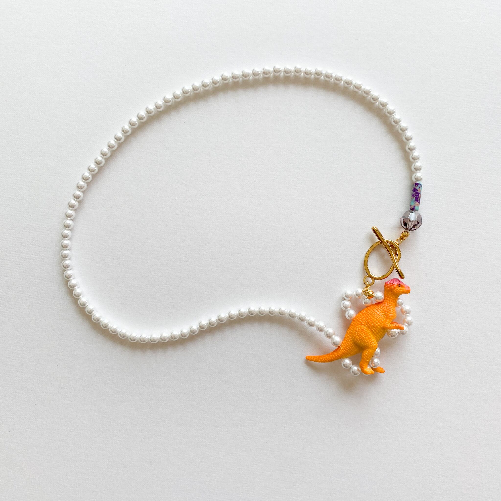 恐竜のくねくねネックレス