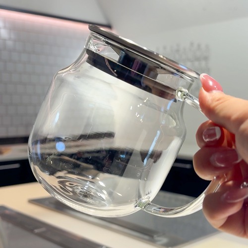 使いやすさから、心地よさを連れてくるティーポット（620ml）