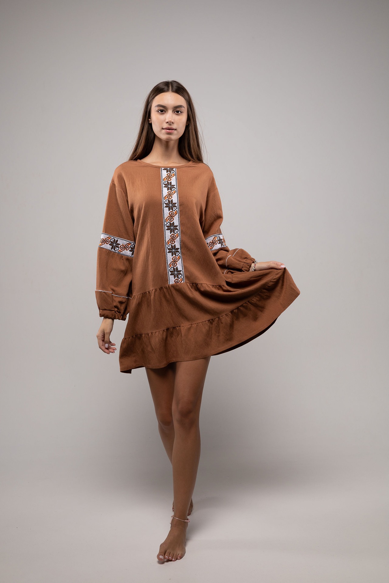 ウクライナ刺繍ヴィシヴァンカ クロスステッチ　手刺繍　チュニック　麻　レディース・フリーサイズ - 10