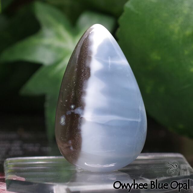 希望を象徴し幸せを招く・38mm×24mm『ブルーオパール』ルース(マクラメ編み加工可)