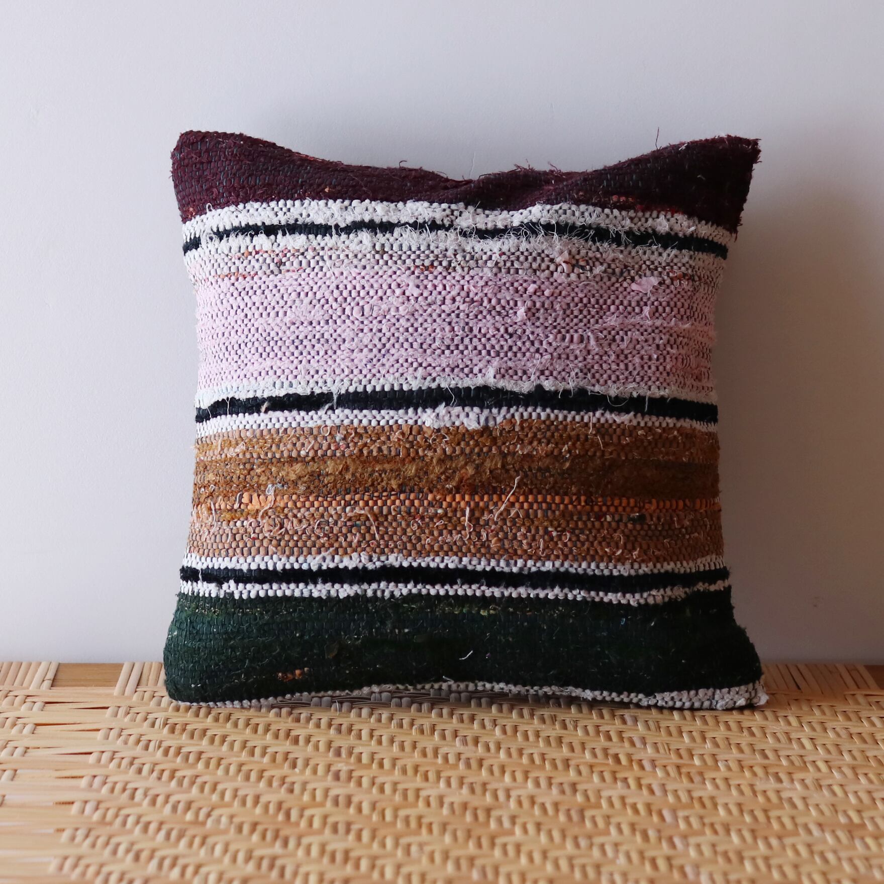 【クッションカバー】/オールドキリム/裂き織/30cm×30cm/クッションカバー /C-13166