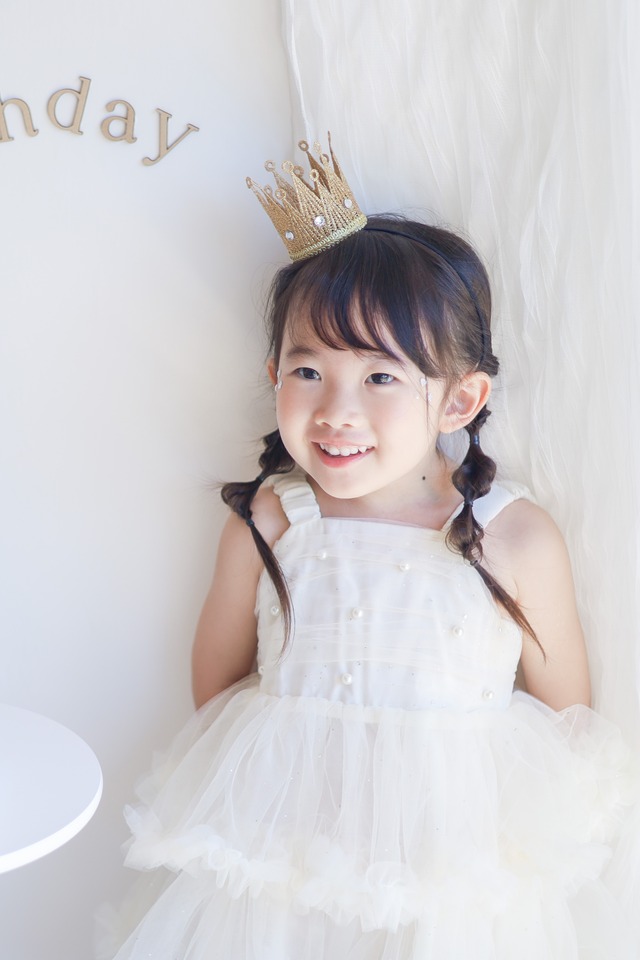 即納birthday crown　ビジューつき　