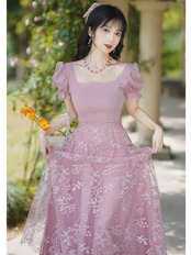 【0033】Ribbon Lace-up Square Puff Short Sleeve Dress