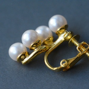 Paula ピアス・イヤリング ゴールド