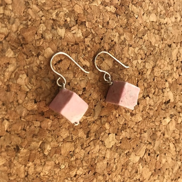 PINK CUBE RHODONITE SILVER HOOK PIERCE