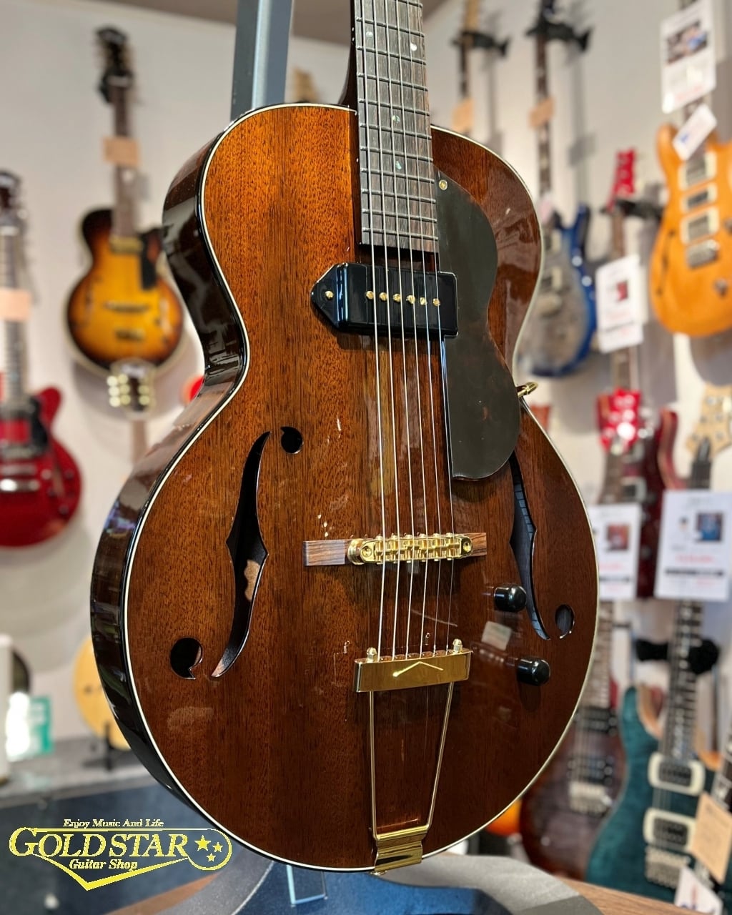 つま弾く”のにぴったりなフルアコ】Rozeo / Ladybug Mahogany (厚胴