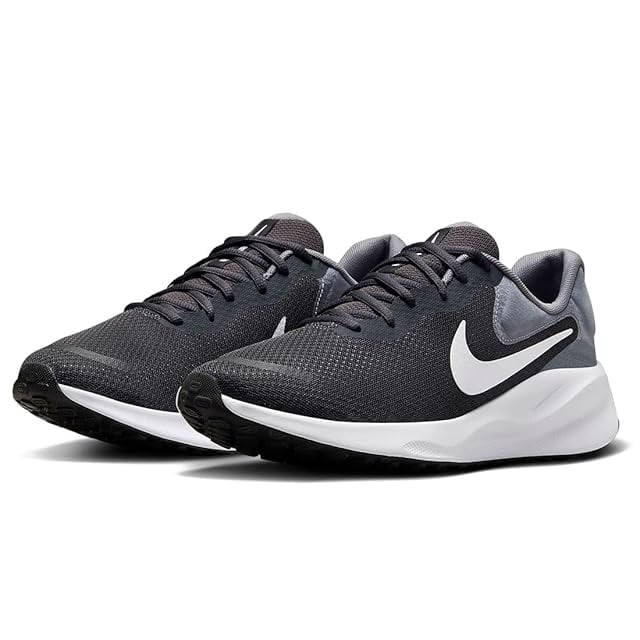NIKE Zoom Rival Distance Black/Metallic Silver/Dark Smoke Grey