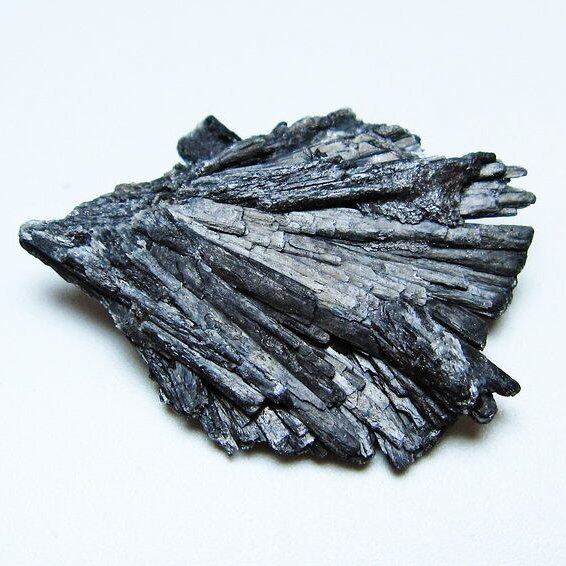 ブラック カイヤナイト 原石 一点物 171-7470