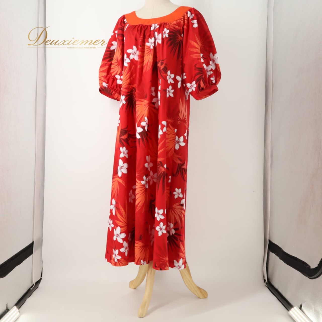 フラダンス 衣装 FANCY DRESS ファンシードレス ワンピース ドレス レッド系 プルメリア柄 花柄 植物柄 ハワイアンプリント ハワイアン アロハ フラ ダンス　レッスン 練習 ハワイアンダンス フレアスカート オレンジ系 ホワイト系 ブラウン系 赤 橙 白 茶 華やか 鮮やか かわいい おしゃれ