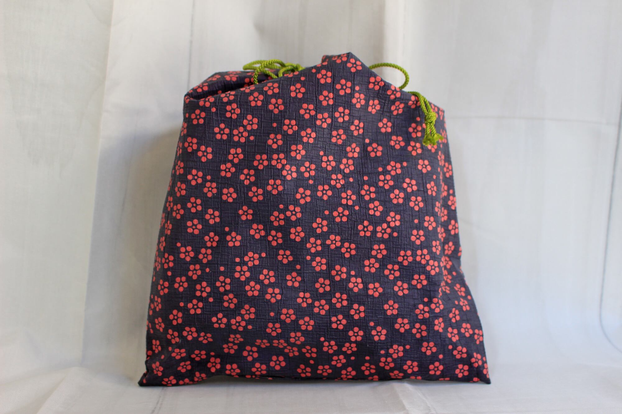 青紫色梅文様和紙巾着MLサイズ