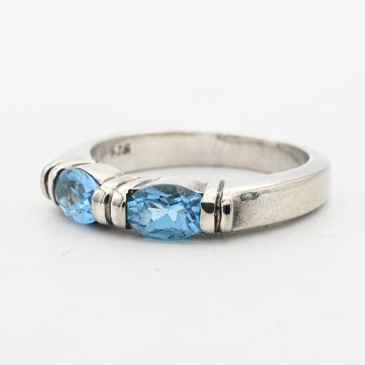 Blue Topaz Accent Minimum Style Ring #11.5 / Thailand