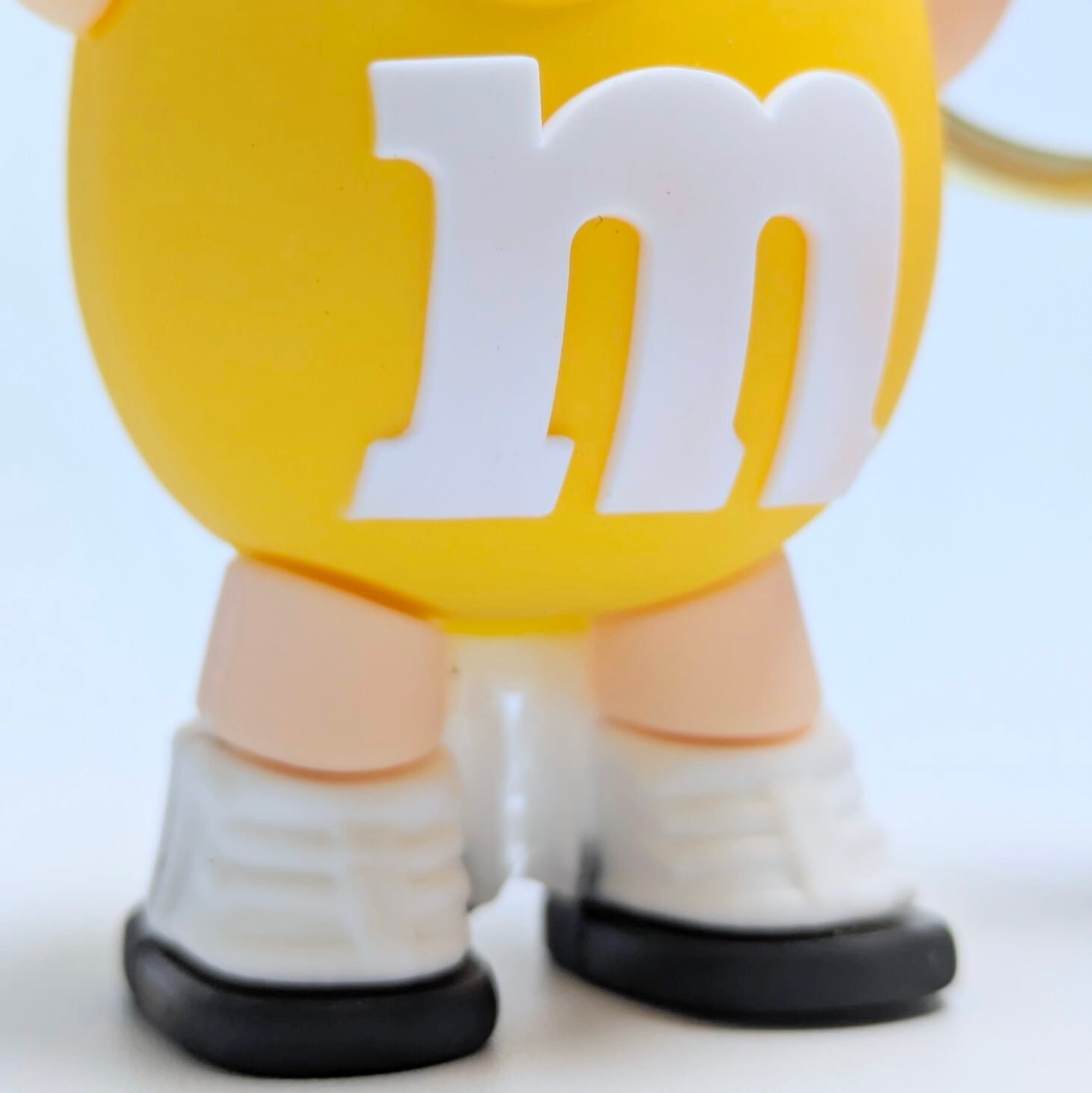 【 m&m's  ( エムアンドエムズ )  】3D Rubber KeyHolder / 3Dラバーキーホルダー バスケットボール / YELLOW〚アメリカン雑貨 アメトイ〛
